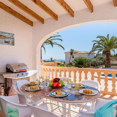 Meile - Plusholidays * Empedrola