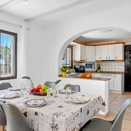 Villa Meile - Plusholidays *