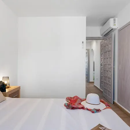 Meile - Plusholidays * Empedrola