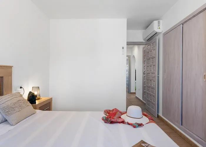 Meile - Plusholidays * Empedrola